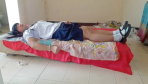 Thai beauty has an amateur porn video in the public place