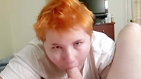 Tattooed babe sucks her twat and gets a deepthroat