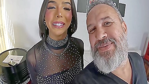 Bareback sex for a hottie with a sexy tattooed ass